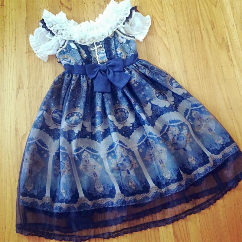 What is Lolita Fashion? A Guide for Beginners