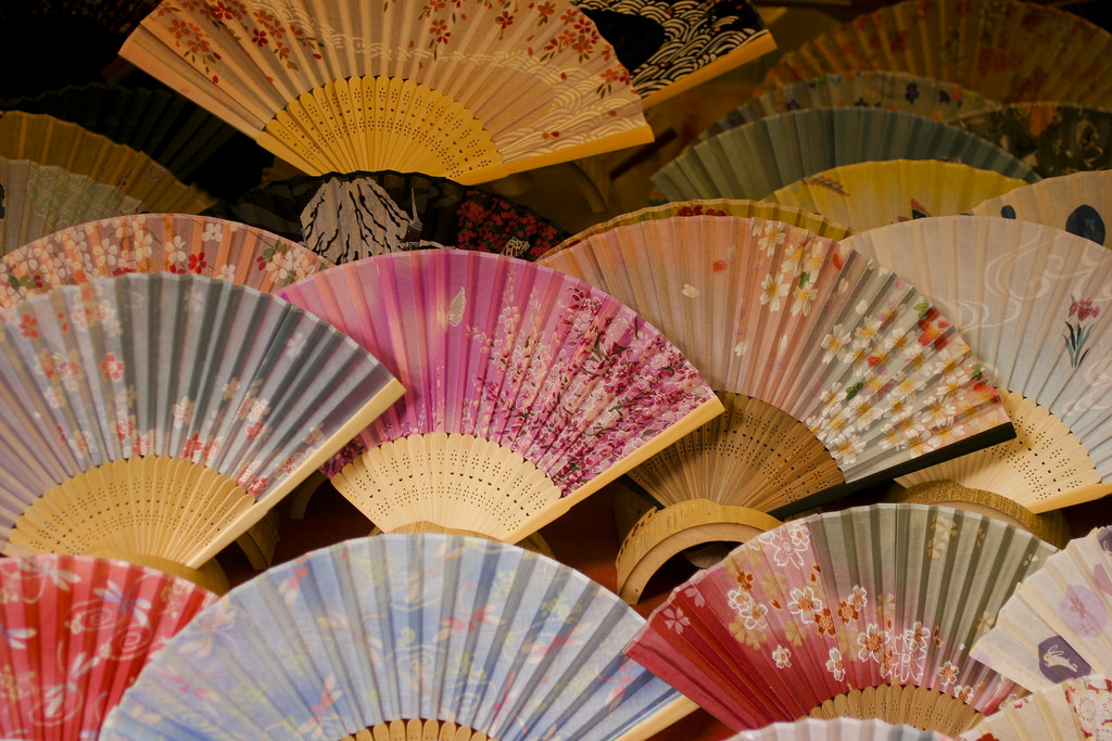 Japanese Fans: Everything You Need to Know When Buying a Hand Fan